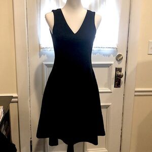 BANANA REPUBLIC Black V-neck Sleeveless Aline Dress Size 0